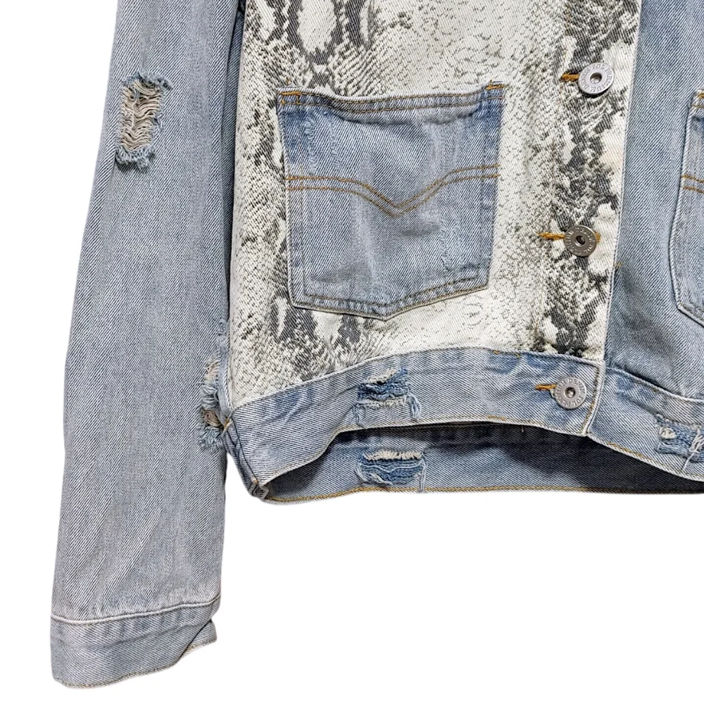 POL Snakeskin Patch Button Up Dustressed Denim Jean Jacket Women's Size Large L - Picture 9 of 15